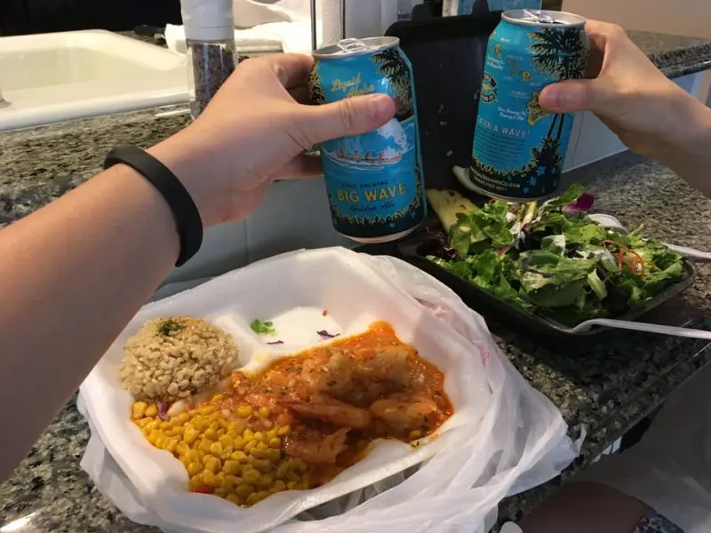 コナビールで乾杯
