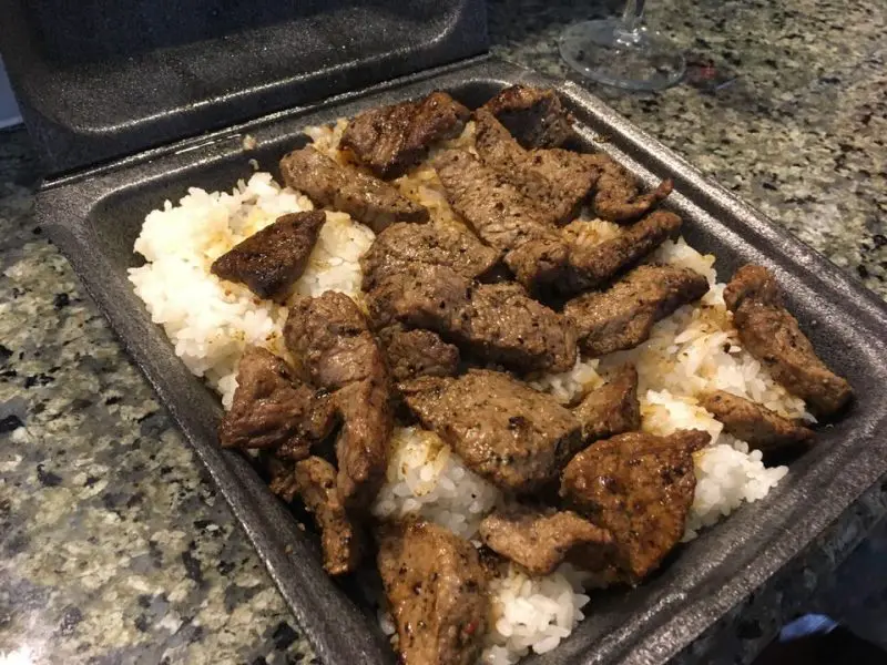 チンしてホカホカに復活したステーキプレート