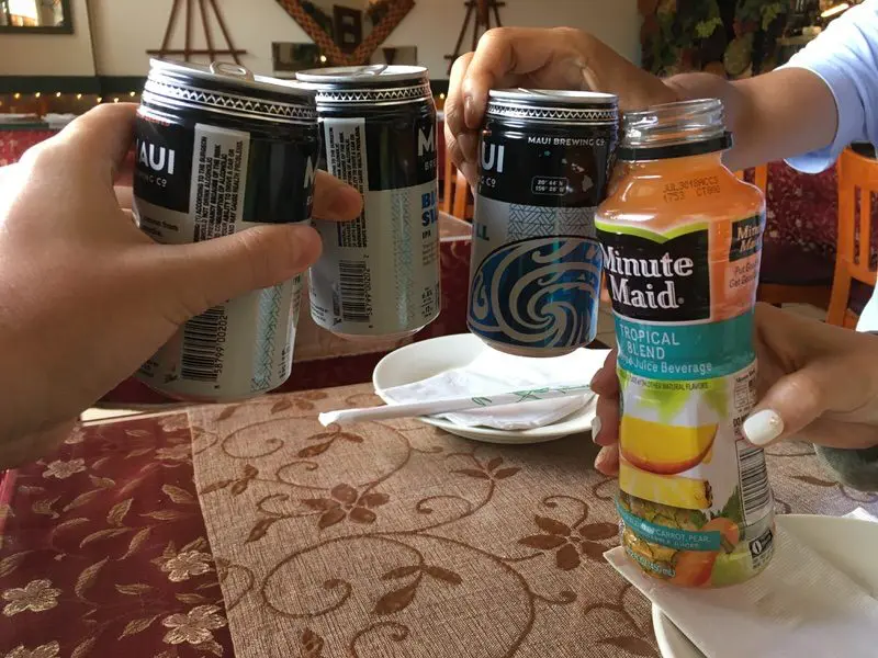 持ち込んだビールで乾杯！