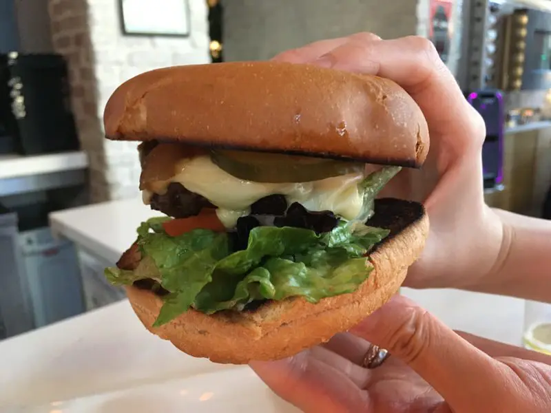 バーガー＆フライ(当時12ドル)