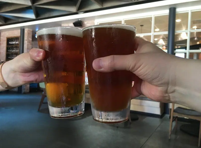 ハッピーアワー価格のスカルピンIPAで乾杯