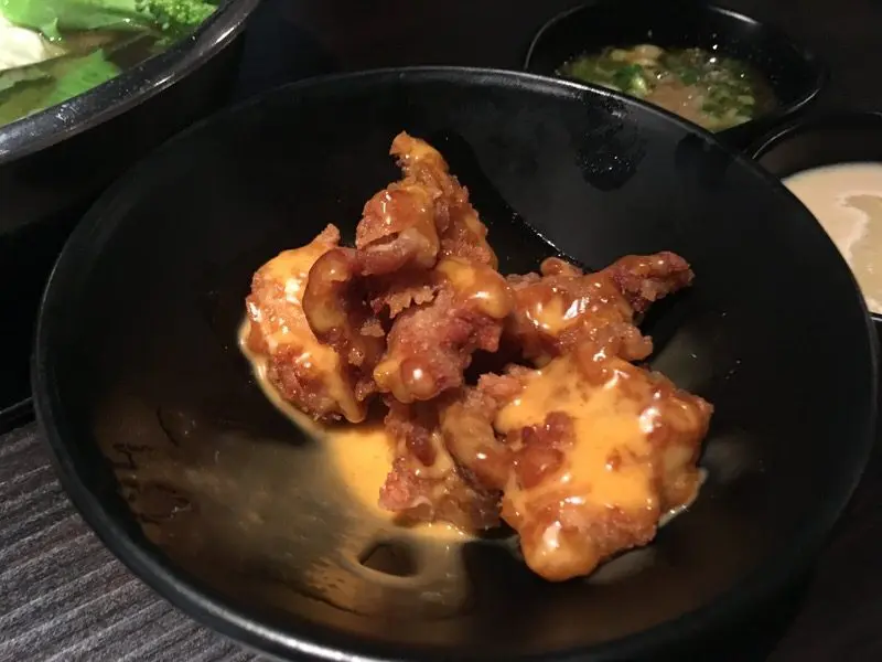 アペタイザーのチキン唐揚げ