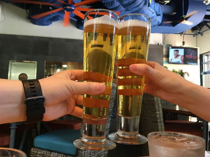 ハッピーアワーのPBRは1杯3ドル